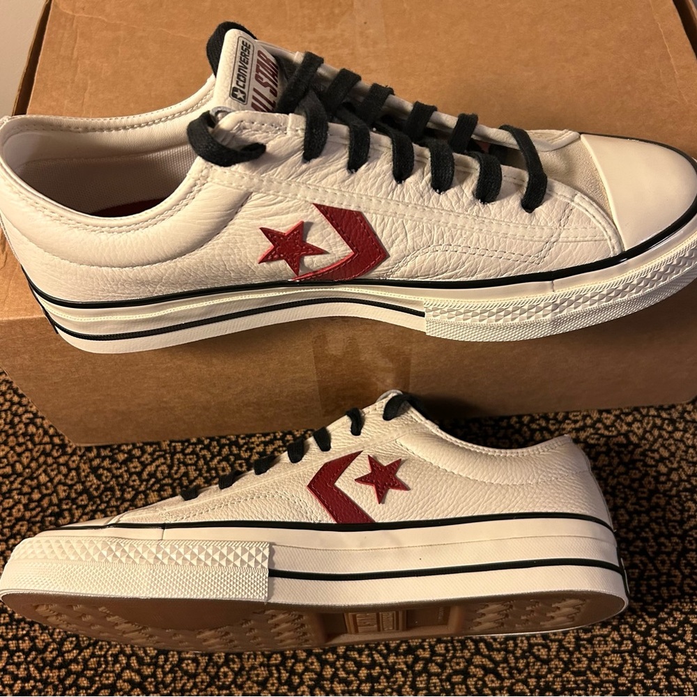 NWOT Converse Star Player 76 women’s 10